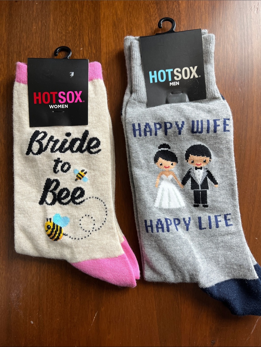 Bride to bee / happy wife happy life hotsox woman and men socks